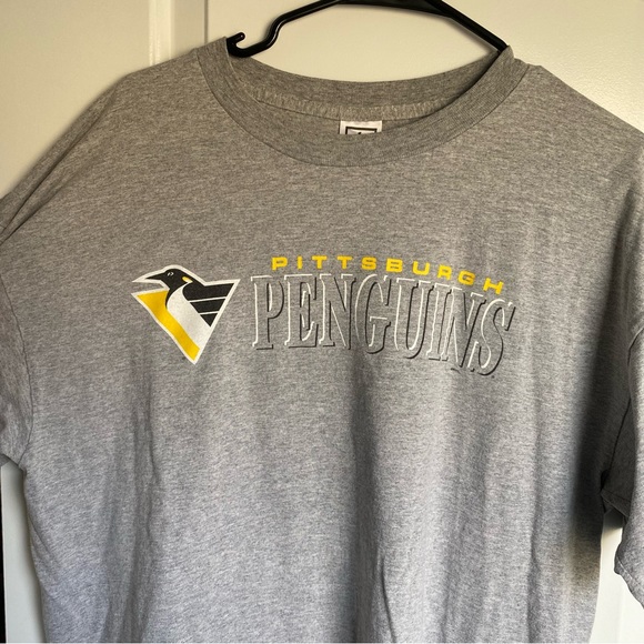 vintage 90s PITTSBURGH PENGUINS NHL SHORT SLEEVE STRIPED